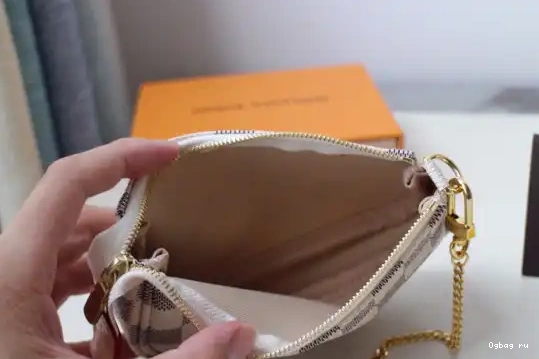 MINI ACCESSOIRES VUITTON POCHETTE LOUIS 0619